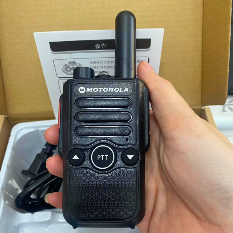 Bộ đàm cầm tay motorola mt-62 pro